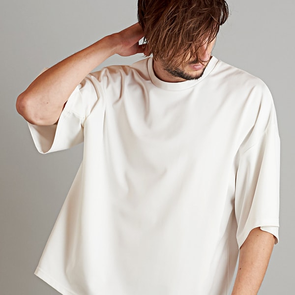 ノーアイディー（NO ID．）/ドロップショルダードレープBIG−Tの通販は 5,064円