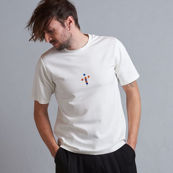 ノーアイディー（NO ID．）/エンブロイダリーフローラルクロスTの通販は 6,292円