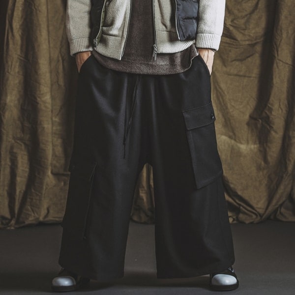 ノーアイディー（NO ID．）/アシンメトリーカーゴトラウザーズの通販は