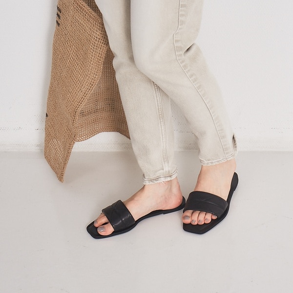 ルージュ・ヴィフ ラクレ（Rouge vif la cle）/【MOHI】スクウェアトゥミュールサンダル