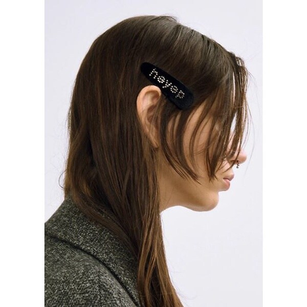 ルージュ・ヴィフ ラクレ（Rouge vif la cle）/【heyep／ヘイップ】ラインストーンロゴヘアクリップ