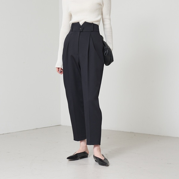 カリテ（qualite）/ダブルタックテーパードパンツ