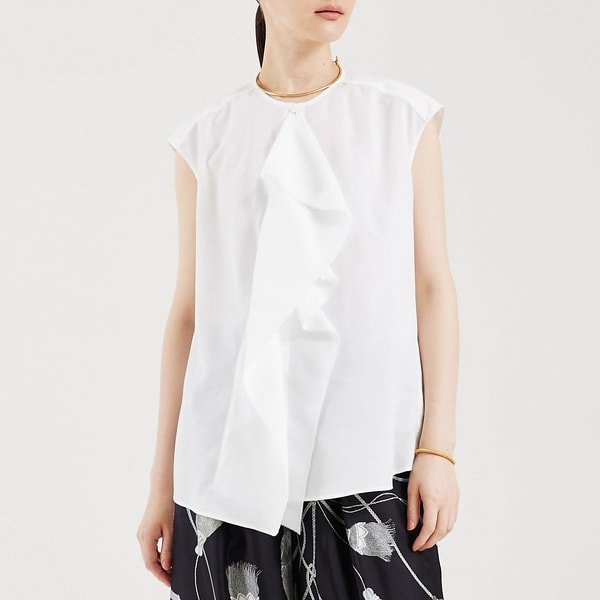 カリテ（qualite）/フロントラッフルノースリーブブラウス