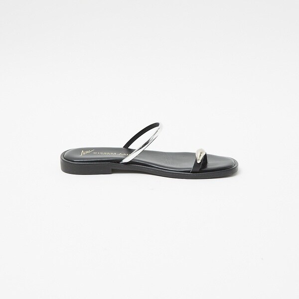 カリテ（qualite）/【NICOLAS LAINAS】サムリングサンダルの通販はau