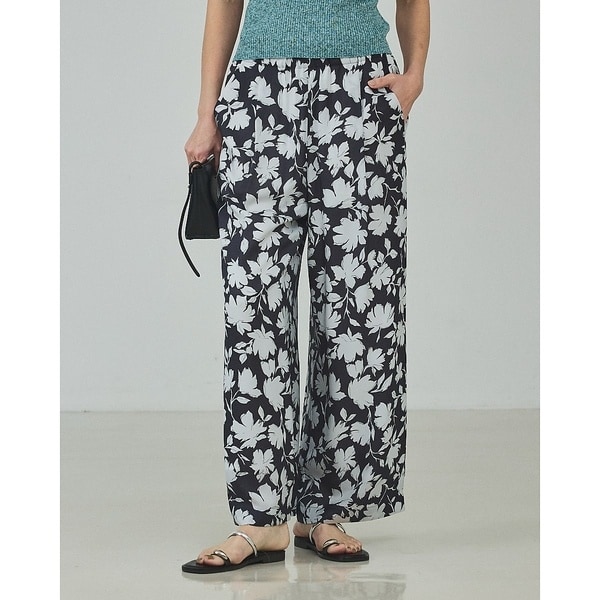 カリテ（qualite）/【さりげなく華やぐ大人の花柄】シルエットフラワーパンツ