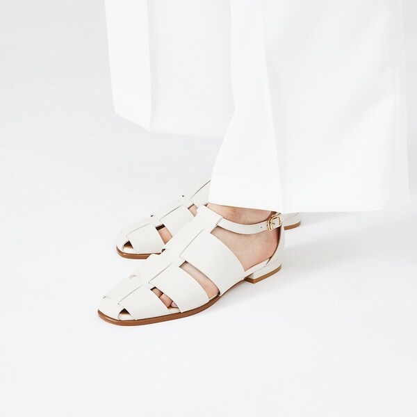 オゥ バニスター（Au BANNISTER）/グルカサンダル 8,303円