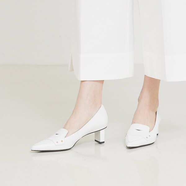 オゥ バニスター（Au BANNISTER）/ローファーモチーフミドルパンプス