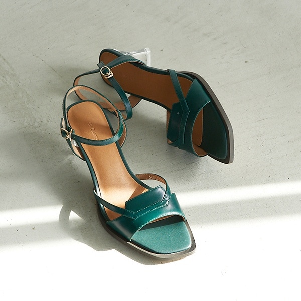 オゥ バニスター（Au BANNISTER）/クリアヒールサンダルの通販は