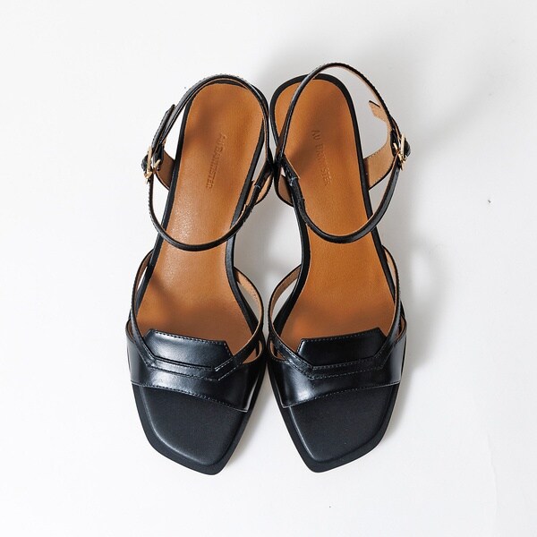 オゥ バニスター（Au BANNISTER）/クリアヒールサンダルの通販は