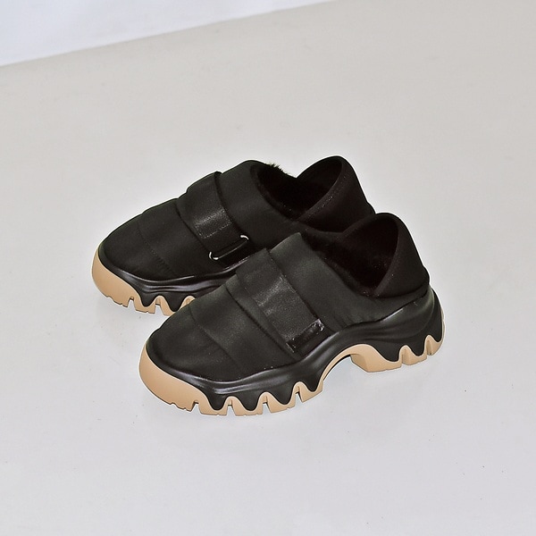 オゥ バニスター（Au BANNISTER）/【LAROUTE】キルティングファースニーカー