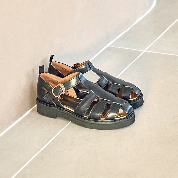 オゥ バニスター（Au BANNISTER）/チャームベルトグルカサンダル