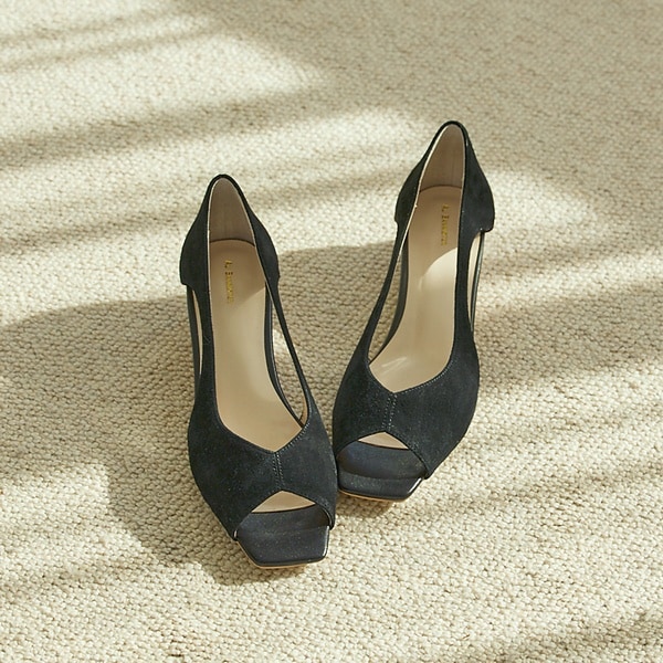 オゥ バニスター（Au BANNISTER）/バタフライカット スクエア オープントゥ パンプス