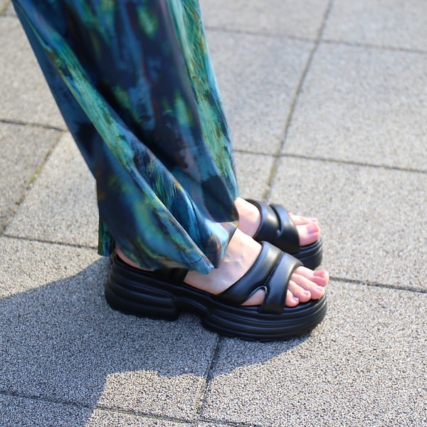 オゥ バニスター（Au BANNISTER）/【販売店舗限定】パフィクッションサンダル