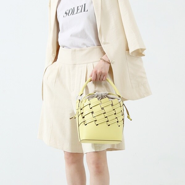 ベージュとモカ ドライフラワー横長スワッグ