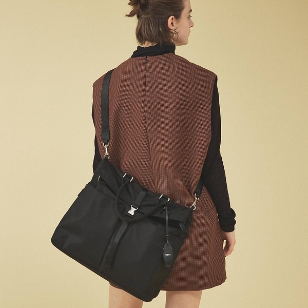 美品　GUCCI ブラックレザー ショルダーバッグ GUCCI ブラックレザー ショルダーバッグ