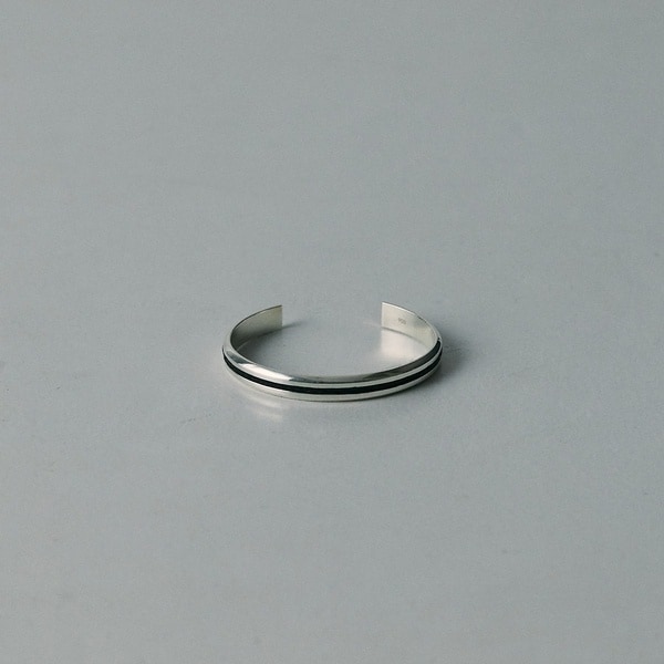 アバハウス（ABAHOUSE）/【UNISEX】CENTER LINE NARROW BANGLE / センター
