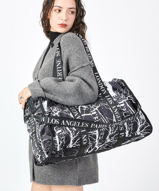 【美品】最終お値下げ♪レスポートサックレディースボストンバッグ黒エナメル DELUXE MED WEEKENDERブラックシャイン（ボストンバッグ