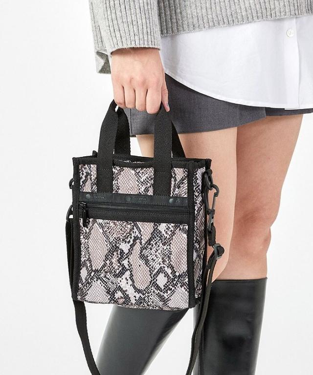 【数量限定】LeSportsac × Familiar コラボショルダーバッグ レスポートサック ファミリアコラボ ショルダーバッグ - メルカリ