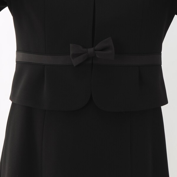 アンフィニ/ノーカラーサテン使いアンサンブル アンフィニ/ノーカラーサテン使いアンサンブルの通販はau PAY