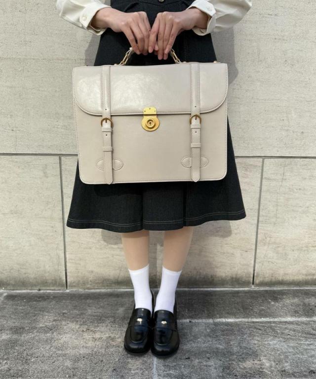 フィント（FINT）/ベルト使いキーホールサッチェルバッグ_9
