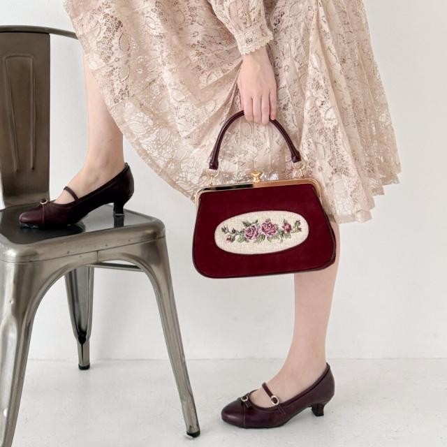 アンアナザーアンジェラス（an another angelus）/【500mlペットボトル収納可能】フレームローズ刺繍クロップドがま口バッグ