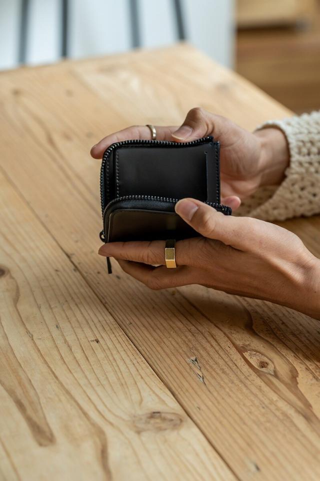 リネーム（Re name）/Rename グロッシーレザー モノクローム ウォレット