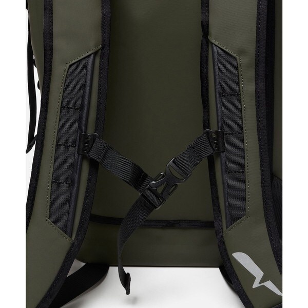 エーグル（AIGLE）/防水 トラベルドライ バックパック25L_17