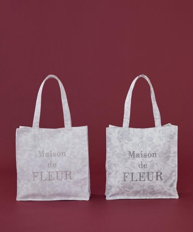 メゾン ド フルール（Maison de FLEUR）/フラワーガーデンロゴ刺繍スクエアトート