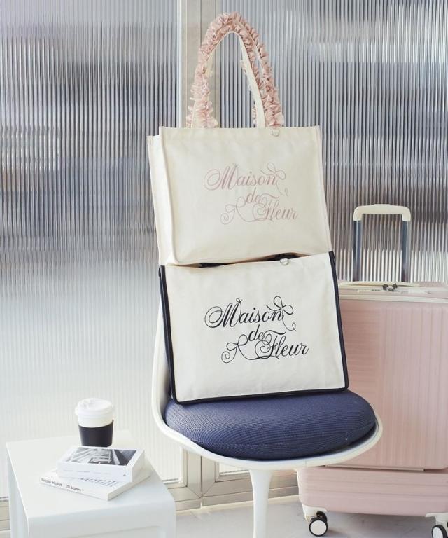 メゾン ド フルール（Maison de FLEUR）/ロゴ刺繍フリルハンドル帆布キャリーオンバッグ 6,336円