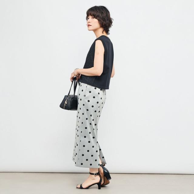 ノーリーズ（NOLLEY’S）/《手洗い可能》フラワー刺繍生地ベスト