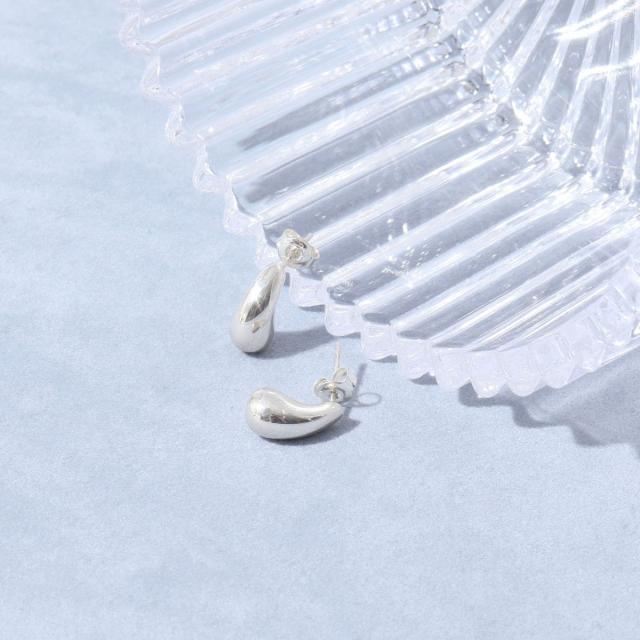 水呑み水呑み（grace grace）/【grace grace/水呑み水呑み】 SV925スリムシズクピアス