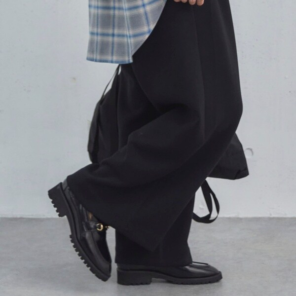 NEW】ドゥ アルシーヴ（Doux archives）/エナメルローファー