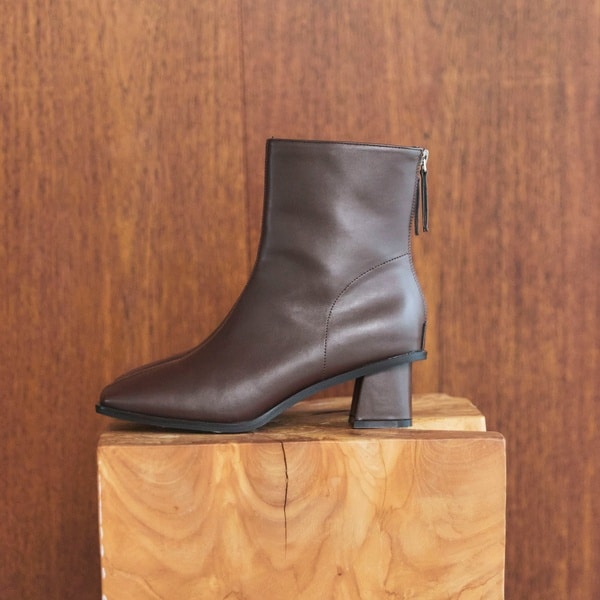 ドゥ アルシーヴ（Doux archives）/スクエアトゥブーツ