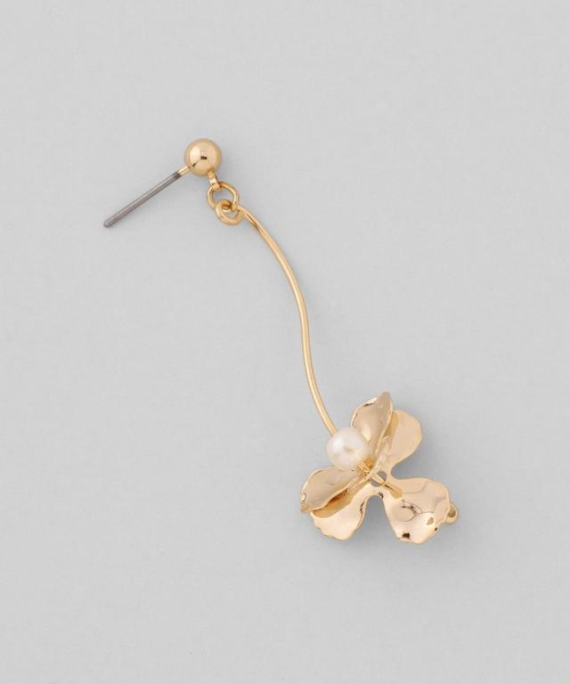 アネモネ（ANEMONE）/パール×メタルフラワーピアスの通販はau PAY