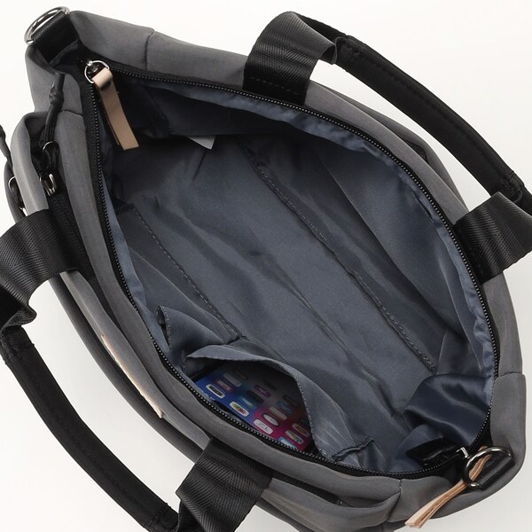 ルガーノ（L．GANO）/普段使いにも通年使える軽量撥水シンプルデザイン