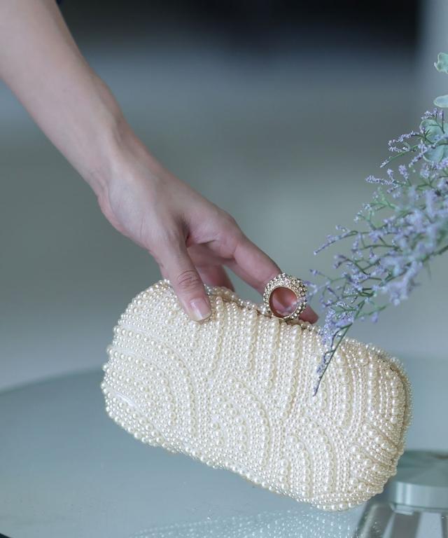 プールヴー（PourVous）/パーティクラッチバッグ