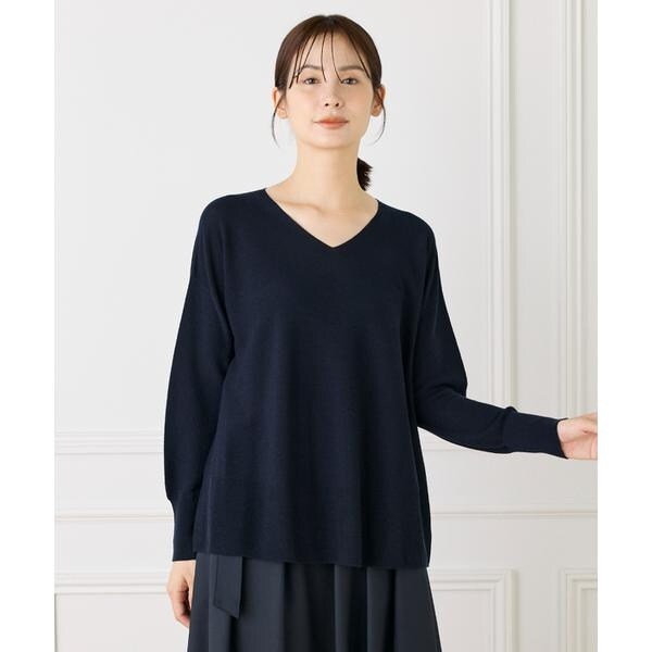 イッツインターナショナル（I．T．’S． international）/AラインVネックプルオーバー《Cuoo》