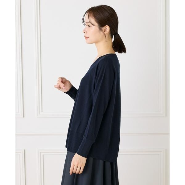 イッツインターナショナル（I．T．’S． international）/AラインVネックプルオーバー《Cuoo》