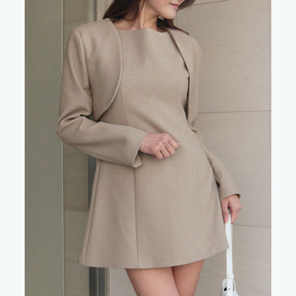 アンビエント　ベージュ ノースリーブ ミニワンピース S アンビエント（AMBIENT）/ノースリーブミニワンピースの通販はau