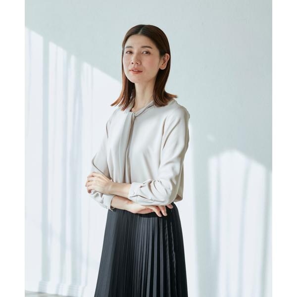 イネド（INED）/《プラスサイズ》 ボウタイ風ブラウス【INED】