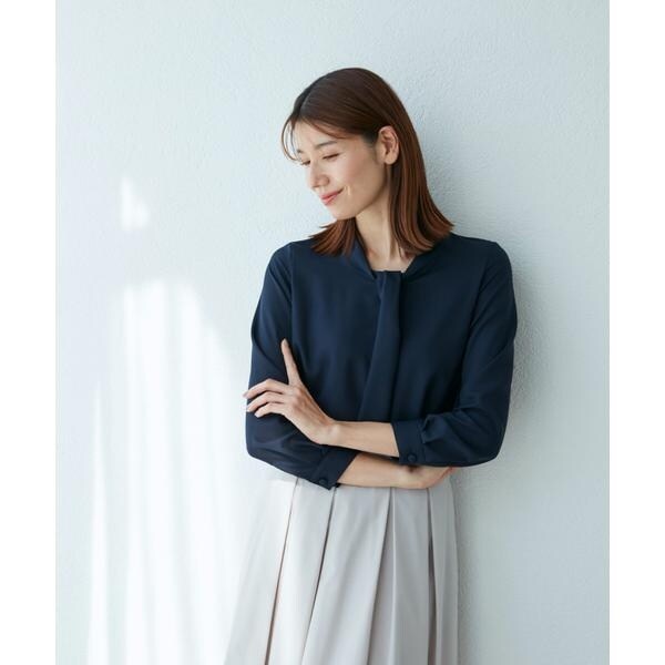 イネド（INED）/《プラスサイズ》 ボウタイ風ブラウス【INED】