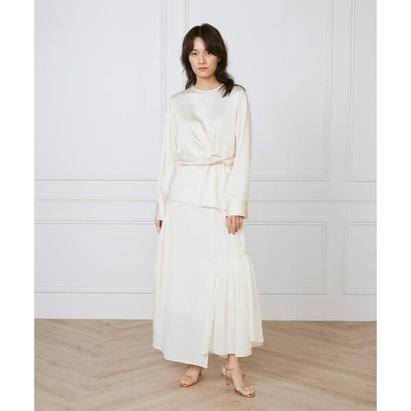 イネド（INED）/《大きいサイズ》ウエストひねりブラウス《la veille by SUPERIOR CLOSET》