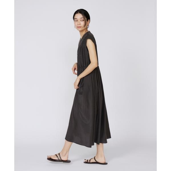 イネド（INED）/《大きいサイズ》タックワンピース