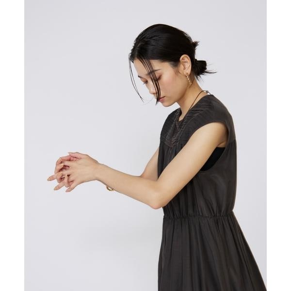 イネド（INED）/《大きいサイズ》タックワンピース