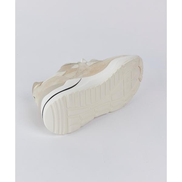 イネド（INED）/FG SHINY BEIGEスニーカー《D．A．T．E．》