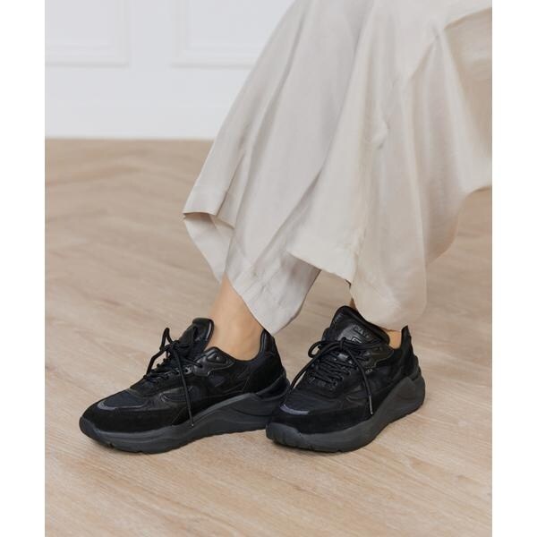 イネド（INED）/FG SHINY BLACKスニーカー《D．A．T．E．》