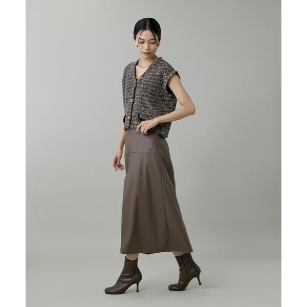イネド（INED）/《大きいサイズ》フェイクレザートラペーズスカート