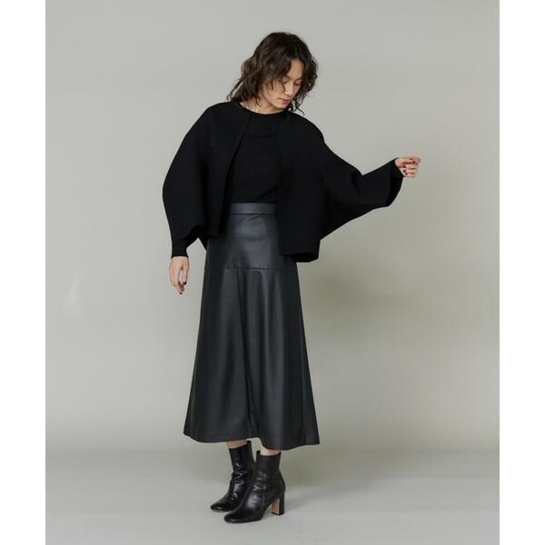 イネド（INED）/《大きいサイズ》フェイクレザートラペーズスカート