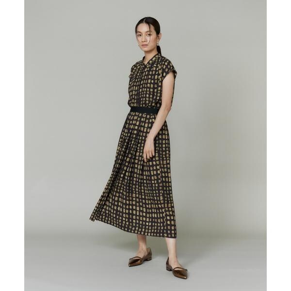 イネド（INED）/《大きいサイズ》デフォルメチェックプリントブラウス