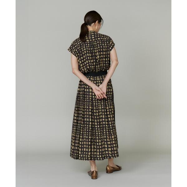 イネド（INED）/《大きいサイズ》デフォルメチェックプリントブラウス